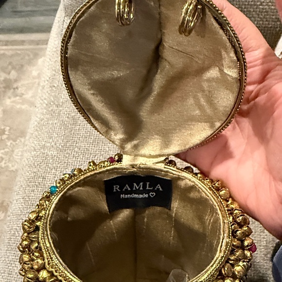 New Ramla Gold and Multicolor Beaded Women's bag - Picture 6 of 7